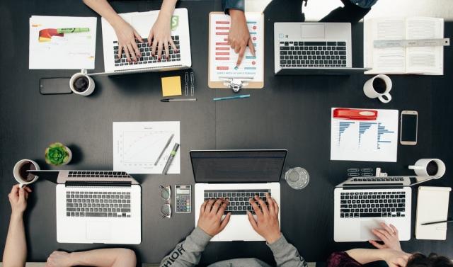 Minimalism in Graphic Design: Less Is More in Visual Branding